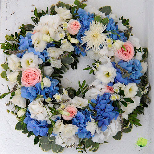 Corona de Flores Funeraria Tonos Claros
