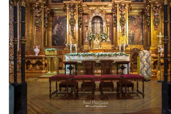 Decoración Altar Iglesia - Taller Floral Blumenaria